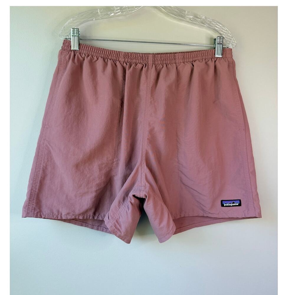 Patagonia mens size L baggies 5" shorts mesh liner